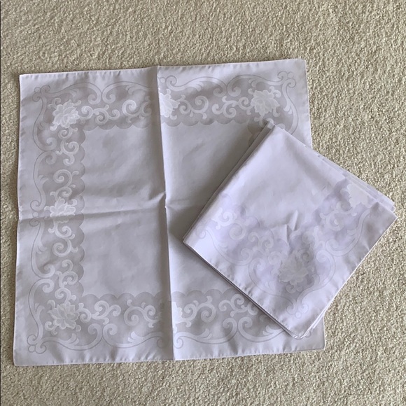 Vintage Damask dinner napkins in white (set of 4) - Picture 1 of 5